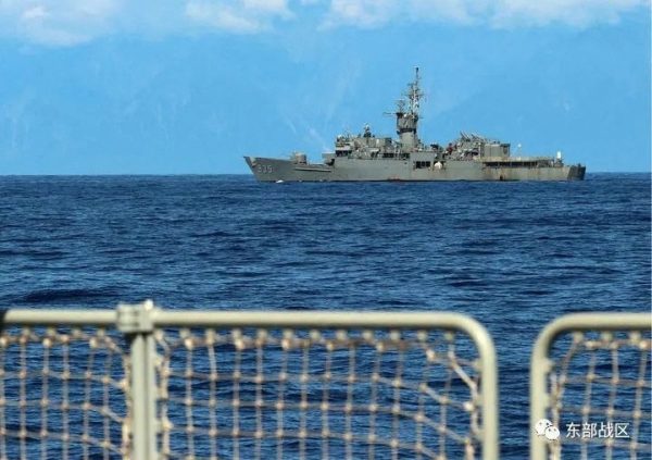 Κίνα: Ο στρατός παρακολουθεί τα αμερικανικά πολεμικά σκάφη που διαπλέουν το Στενό της Ταϊβάν